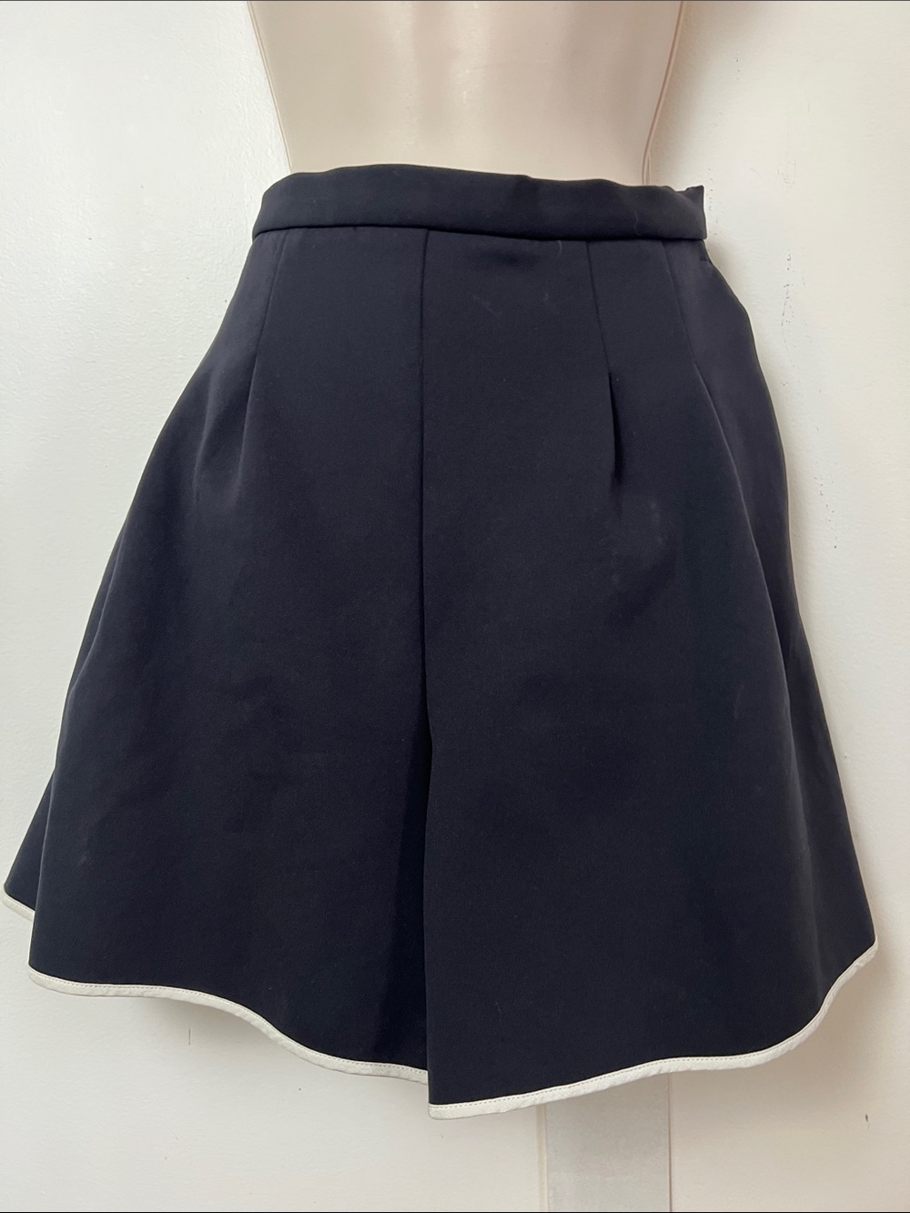 Wilfred Black High-Waist A-Line Shorts with Contrast Trim